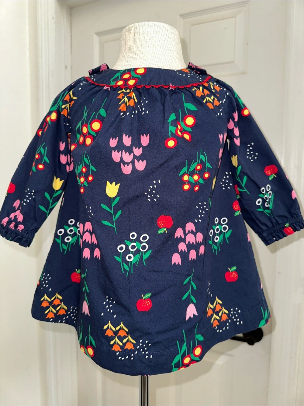 Hanna Andersson Girl’s Navy Floral Long-Sleeve Top Size 12-18 M (75 cm tall)